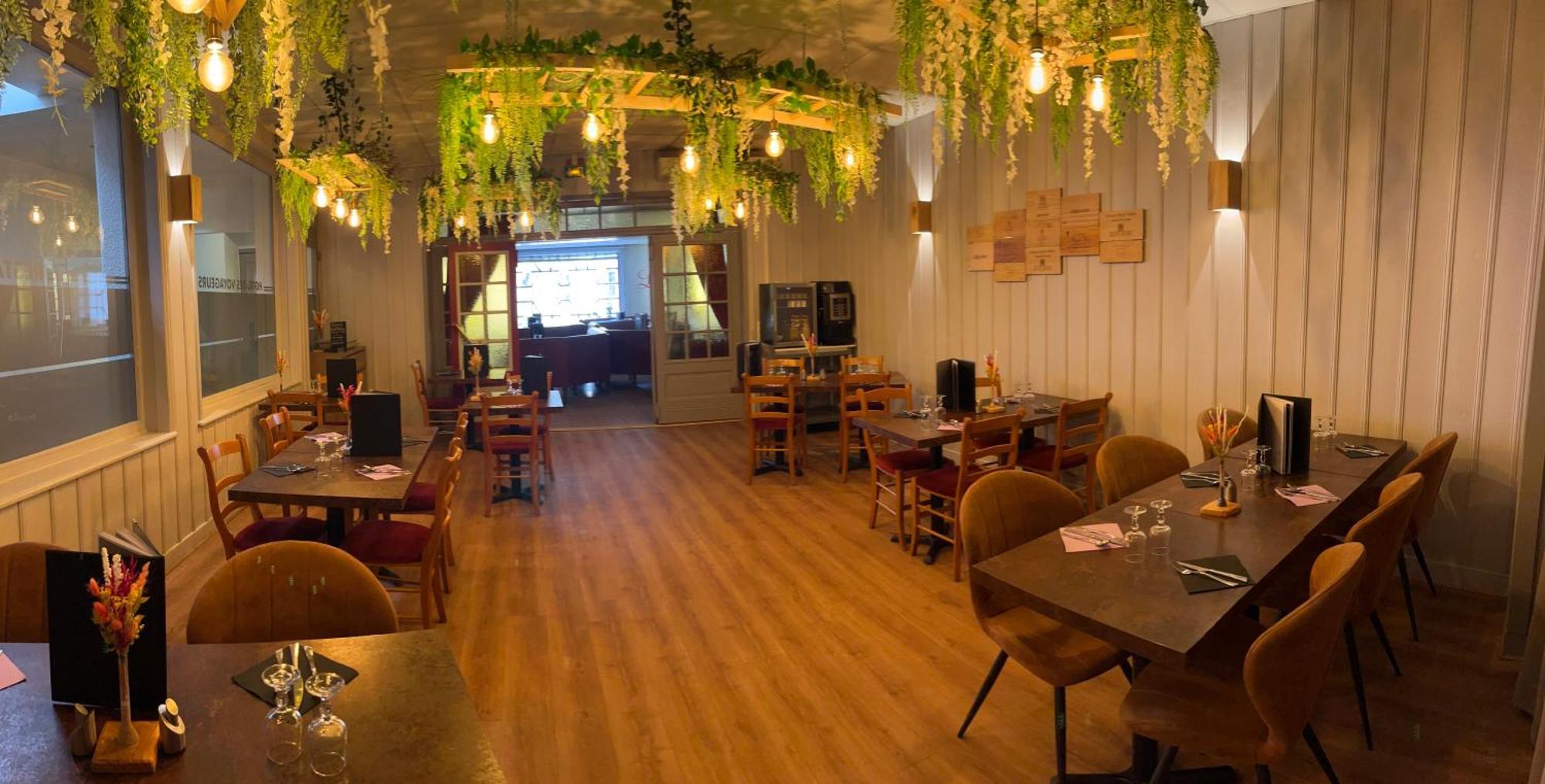 Logis Hotel Restaurant Des Voyageurs Saint-Paulien Eksteriør billede