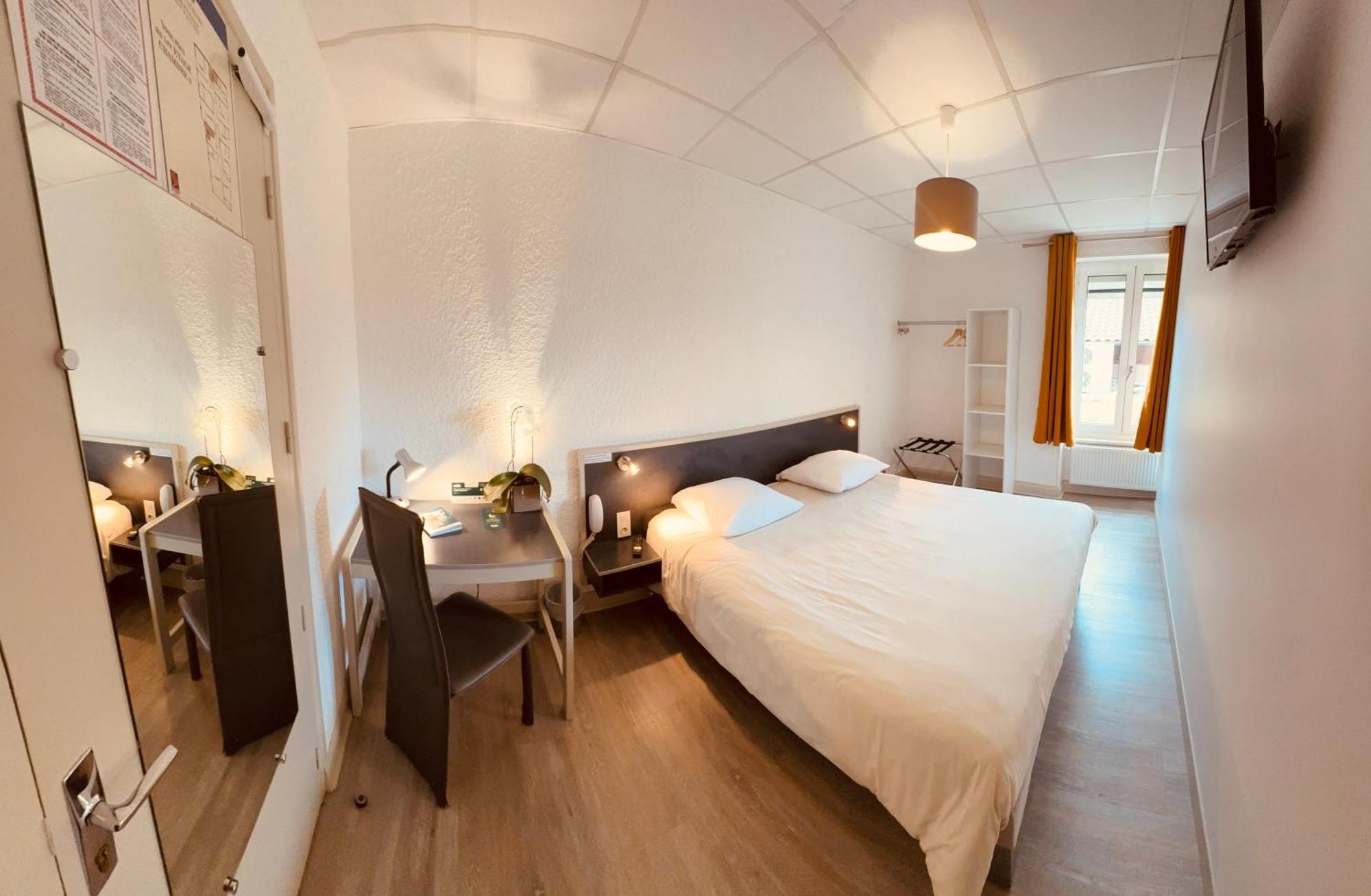 Logis Hotel Restaurant Des Voyageurs Saint-Paulien Eksteriør billede